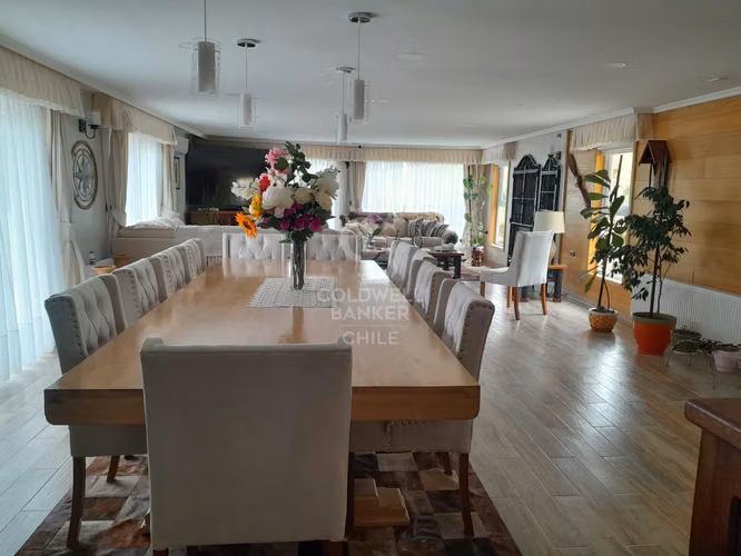 A minutos del Centro | Condominio consolidado