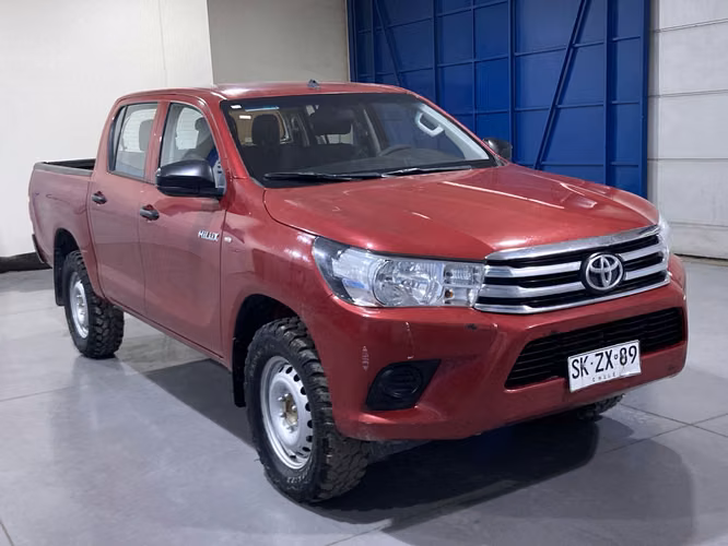 HILUX DX 4X2 SKZX89-SANTIAGO