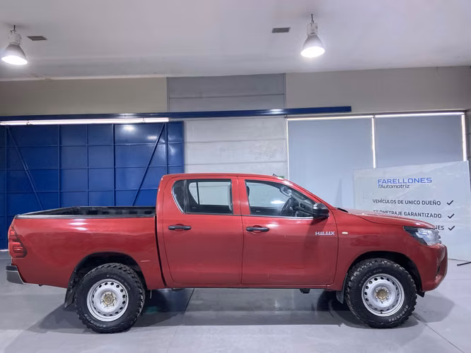 HILUX DX 4X2 SKZX89-SANTIAGO