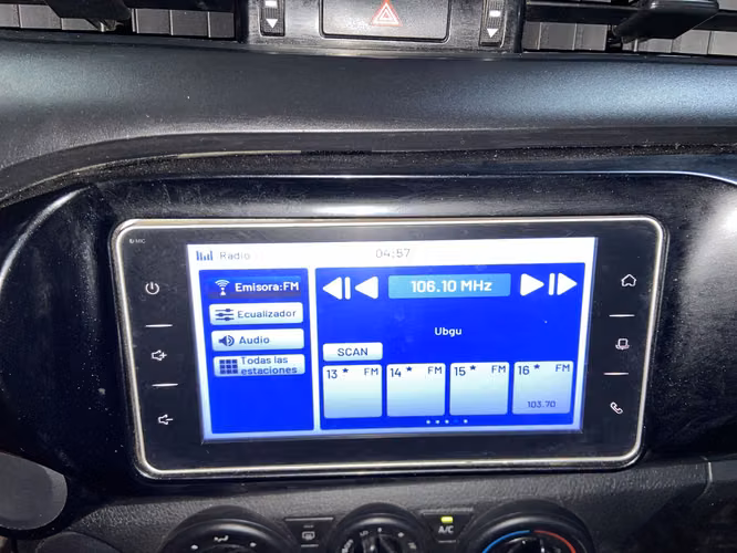 HILUX DX 4X2 SKZX89-SANTIAGO