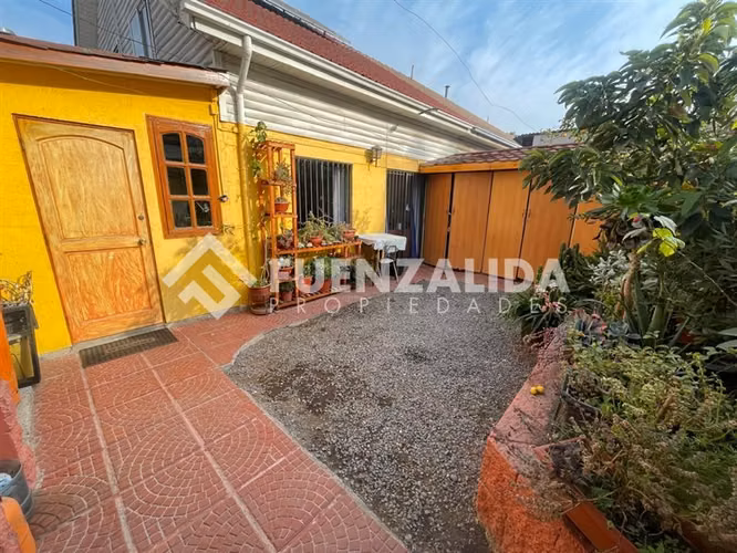Casa en venta de 3 dorm. en Maipú