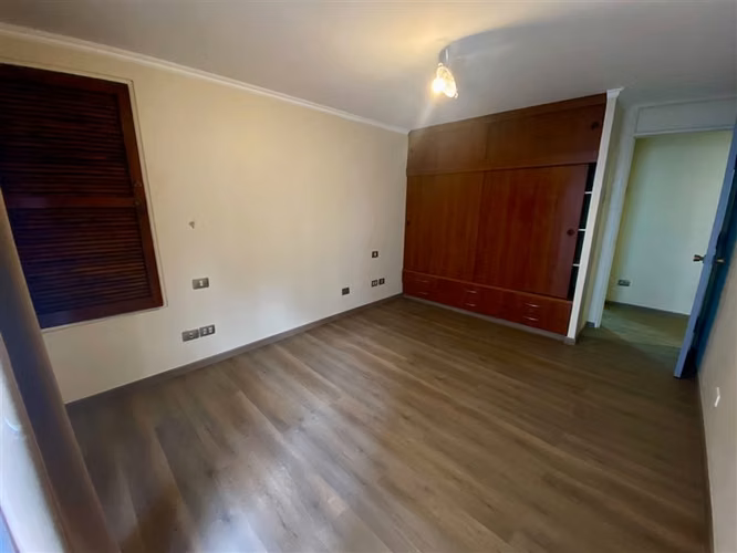 Departamento remodelado en venta de 3 dorm. en Santiago