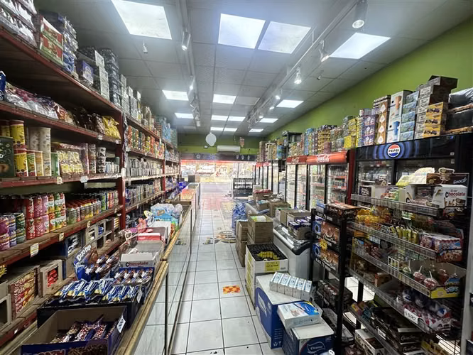 Locales Comercial en venta en Estación Central