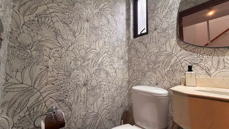 Casa en venta de 4 dorm.+ salita + servicio en Lo Barnechea