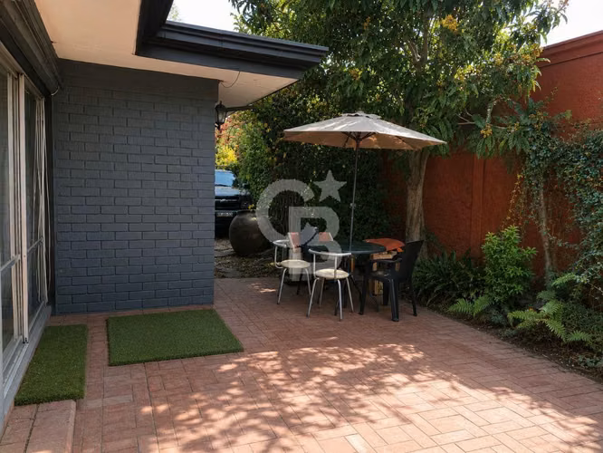 Casa en Vitacura con gran potencial para remodelación