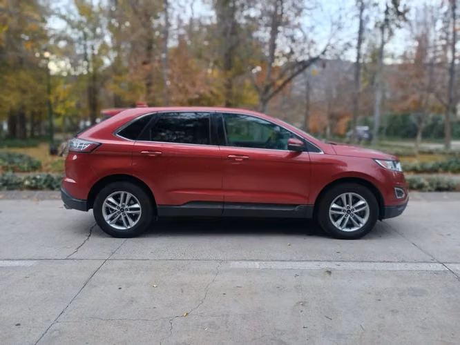 Ford Edge SEL AWD 3.5L V6 AT año 2017