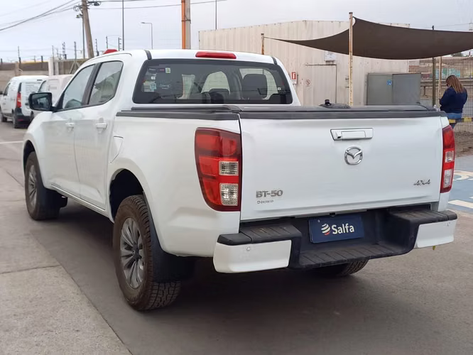 Mazda Bt-50 4X4 3.0 AUT 2024 - Imagen 7