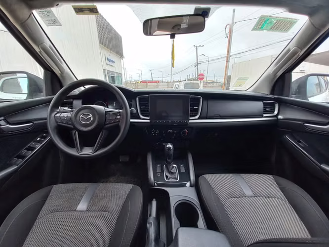 Mazda Bt-50 4X4 3.0 AUT 2024 - Imagen 13