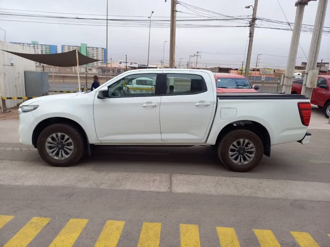 Mazda Bt-50 4X4 3.0 AUT 2024 - Imagen 4
