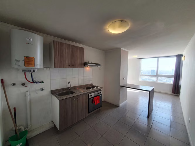 AMPLIO ESTUDIO CON BODEGA! A 3 CUADRAS METRO (171503)
