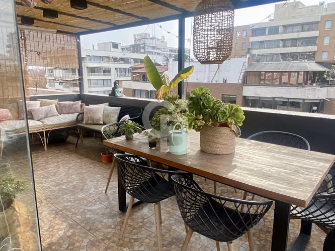 Departamento Dúplex 2D2B +2E Av. Suecia Providencia