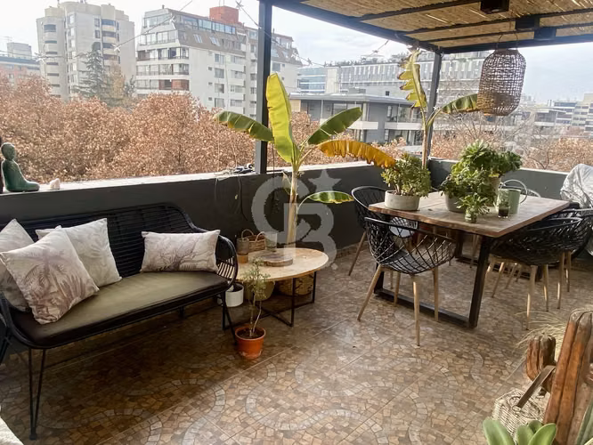 Departamento Dúplex 2D2B +2E Av. Suecia Providencia