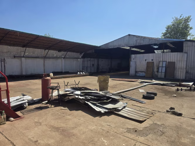 QUINTA NORMAL: INDUSTRIAL 1.150 m2 CON OFICINAS: CERCA AUTOPISTA CENTRAL