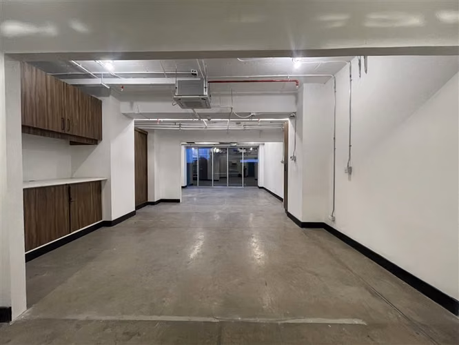 Oficina El Golf Impecable Remodelada arriendo en Las Condes - Imagen 11
