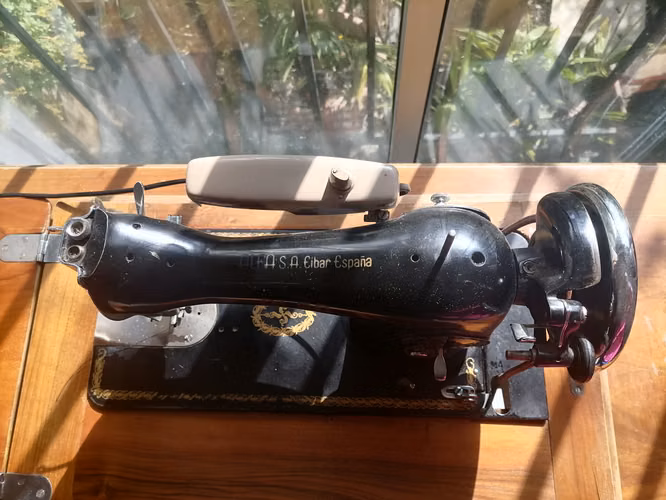 Máquina de Coser ALFA