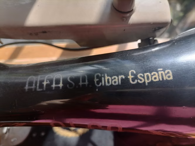 Máquina de Coser ALFA