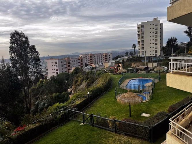 Rebajado!! Vendo Soleado Depto Agua Santa 3D 2B y Estacionamiento - Imagen 13