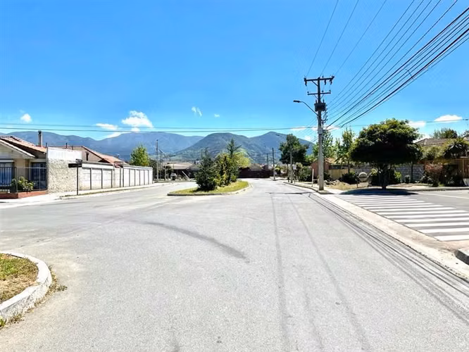 CASA Avenida 21 de mayo 5619 . La Cruz