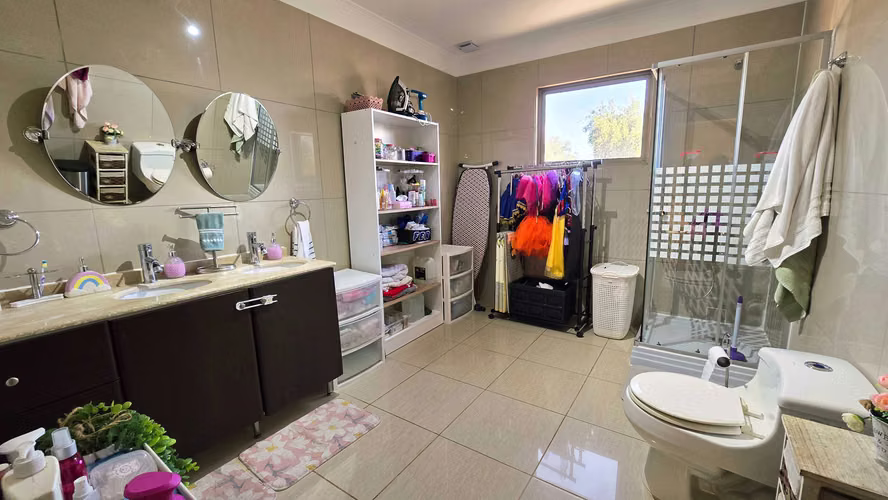 Amplia casa en barrio en crecimiento (171594) - Imagen 13