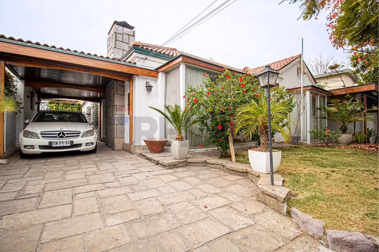Casa cerca colegio san ignacio y trewhela¨school