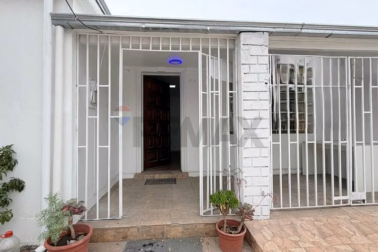 Arriendo local para farmacia independencia