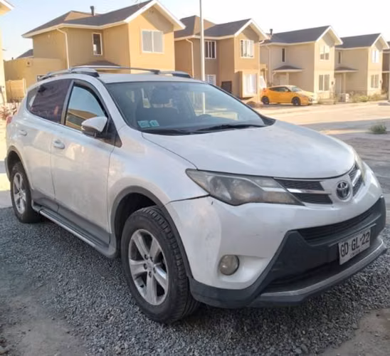 SE VENDE TOYOTA RAV 4