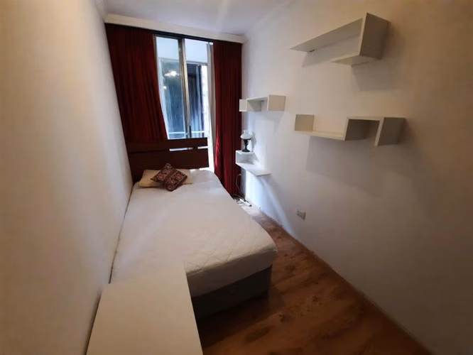 Arriendo pieza dama Providencia, bao privafo