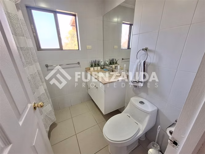 Casa en venta de 4 dorm. en Talagante