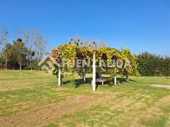 Casa en venta de 4 dorm. en Talagante