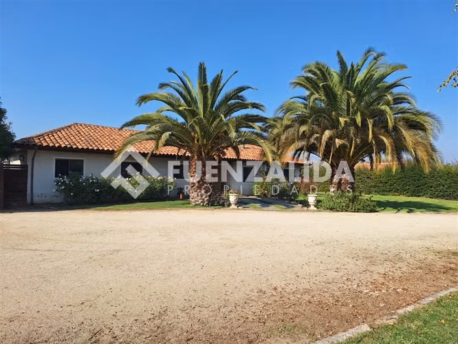 Casa en venta de 4 dorm. en Talagante