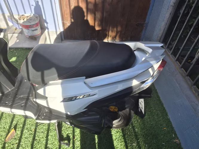 Moto Honda Elite Fi 2023 (4400 kms)
