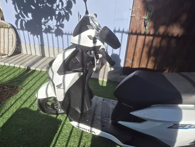 Moto Honda Elite Fi 2023 (4400 kms)