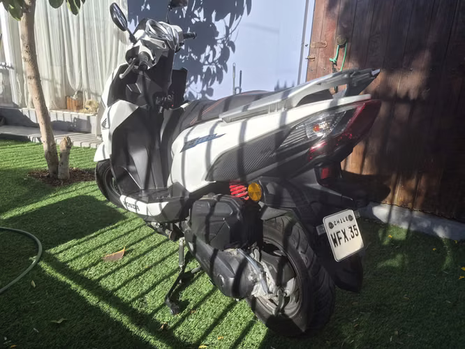 Moto Honda Elite Fi 2023 (4400 kms)