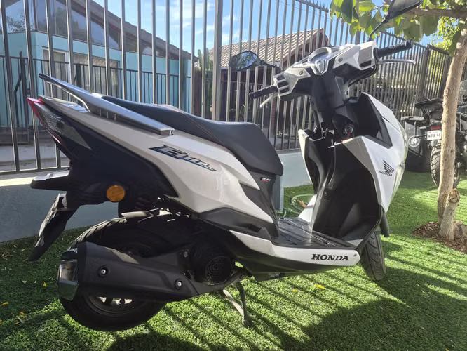 Moto Honda Elite Fi 2023 (4400 kms)