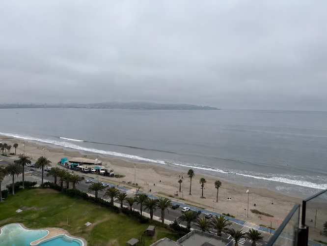  Ubicación Privilegiada y Espacios Generosos Frente al Mar.