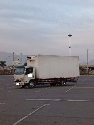 CHEVROLET NQR919 2022 Con Equipo de frio y plataforma.