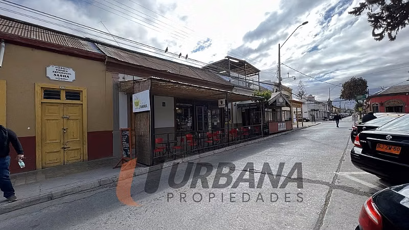 Casa CASA COMERCIAL FRENTE A PLAZA DE VICUÑA