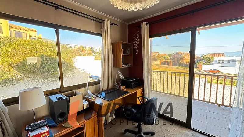 Casa CASA EN GABRIELA MISTRAL CON POTENCIAL COMERCIAL