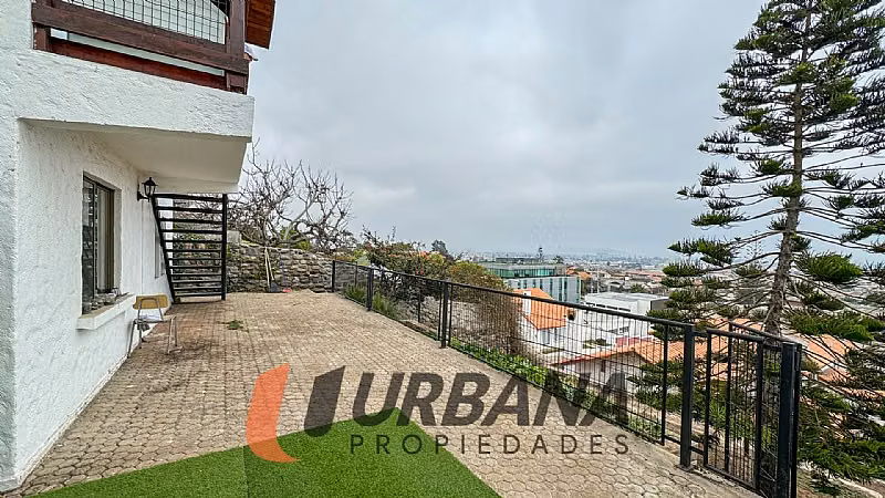 Casa EXCLUSIVA PROPIEDAD CON VISTA PANORÁMICA PONIENTE.