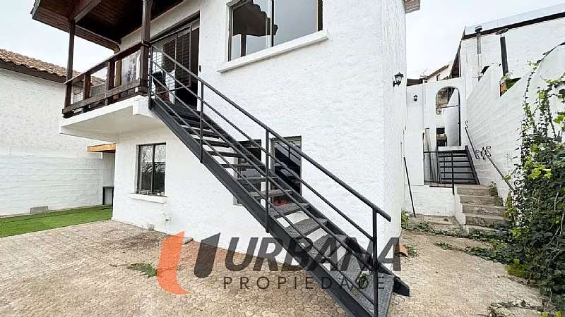 Casa EXCLUSIVA PROPIEDAD CON VISTA PANORÁMICA PONIENTE.