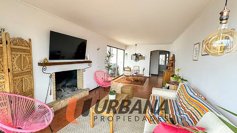 Casa EXCLUSIVA PROPIEDAD CON VISTA PANORÁMICA PONIENTE.