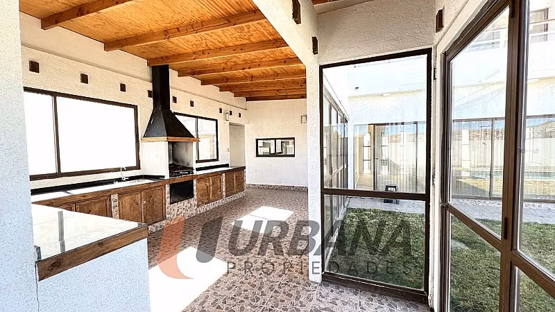 Casa OPORTUNIDAD ! EXCLUSIVA CASA EN LA CIUDAD DE ANDACOLLO