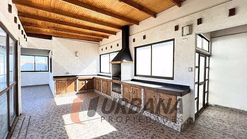 Casa OPORTUNIDAD ! EXCLUSIVA CASA EN LA CIUDAD DE ANDACOLLO