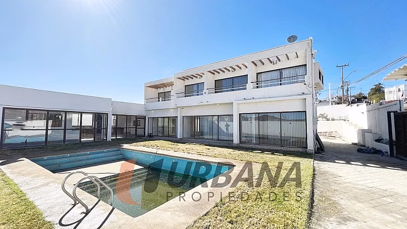 Casa OPORTUNIDAD ! EXCLUSIVA CASA EN LA CIUDAD DE ANDACOLLO