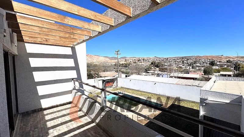 Casa OPORTUNIDAD ! EXCLUSIVA CASA EN LA CIUDAD DE ANDACOLLO