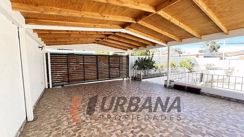 Casa OPORTUNIDAD ! EXCLUSIVA CASA EN LA CIUDAD DE ANDACOLLO