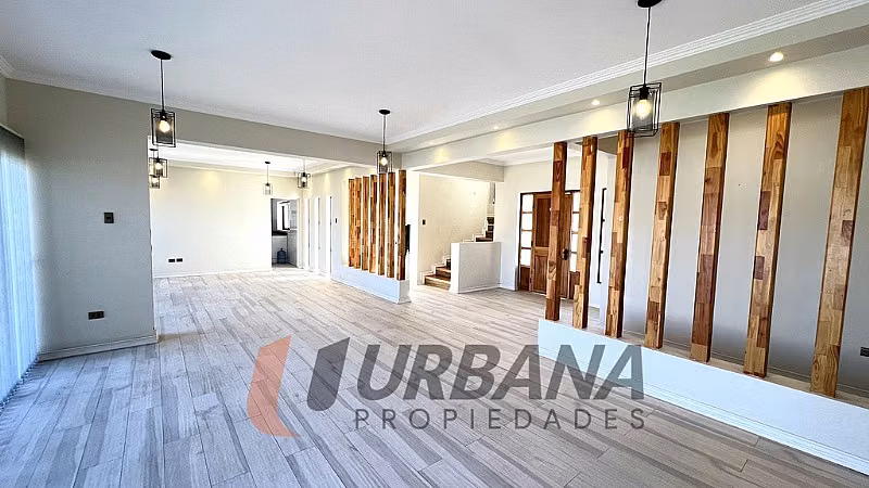 Casa OPORTUNIDAD ! EXCLUSIVA CASA EN LA CIUDAD DE ANDACOLLO