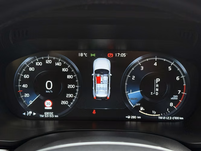 VOLVO XC60  2018