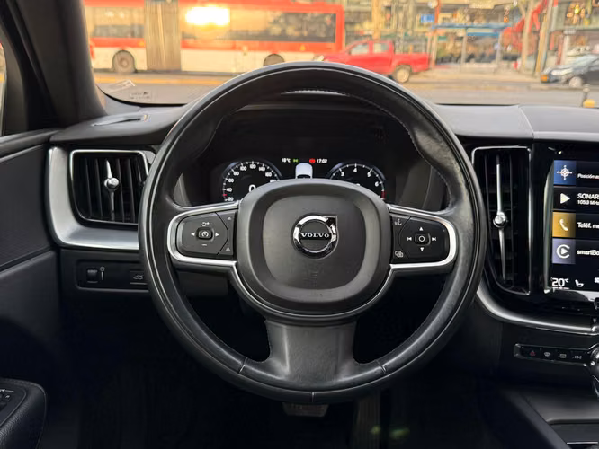 VOLVO XC60  2018
