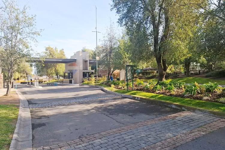 Casa mediterránea en condominio los bosques